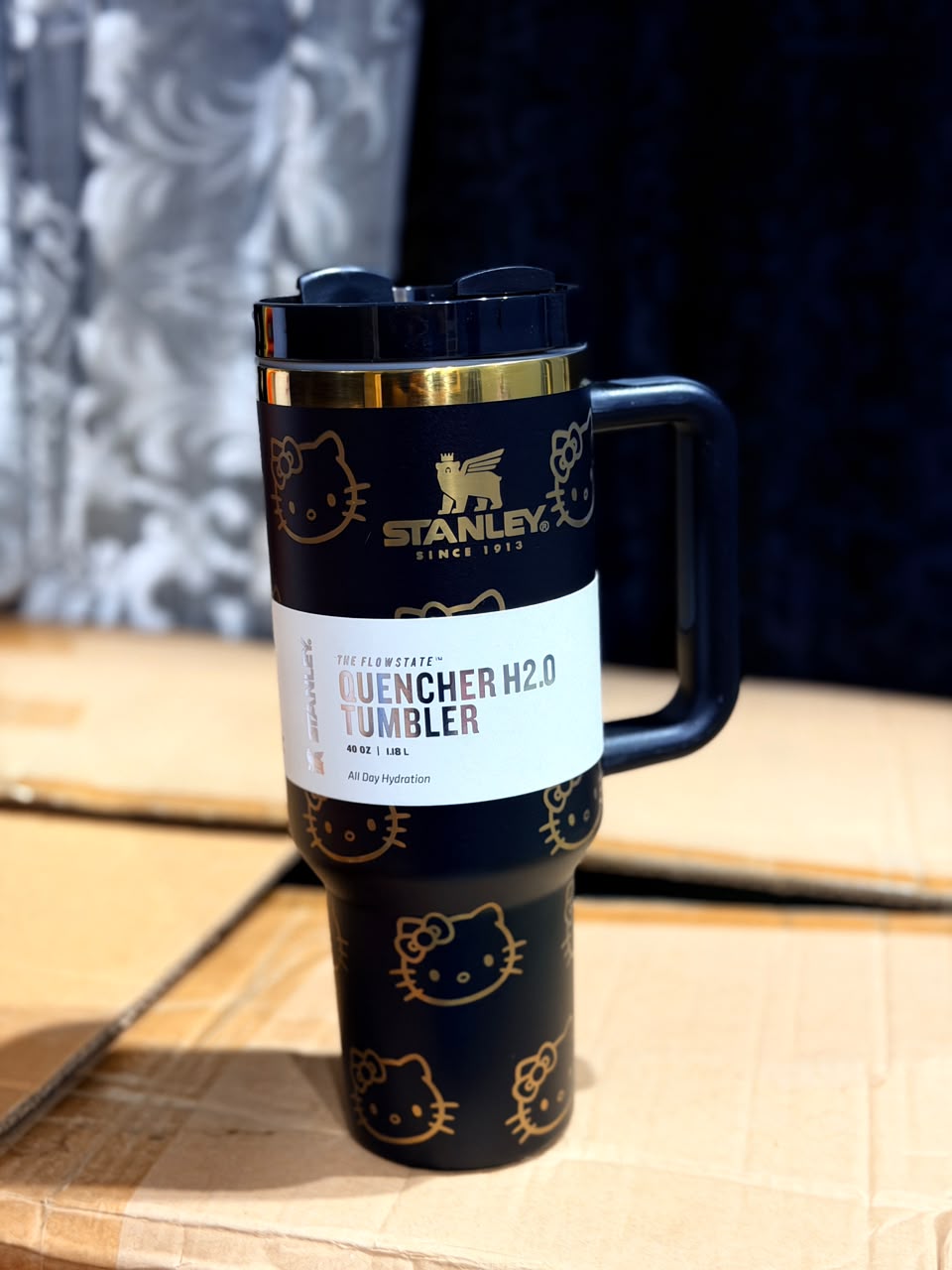 Stanley x Hello Kitty Quencher H2.0 Tumbler – 40 oz Insulated Stainless Steel Travel Mug with Handle & Straw Lid